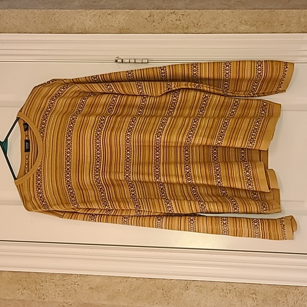 IZOD Men's Vintage 90s Geometric Crew Neck Sweater Long Sleeve Gold Size XL